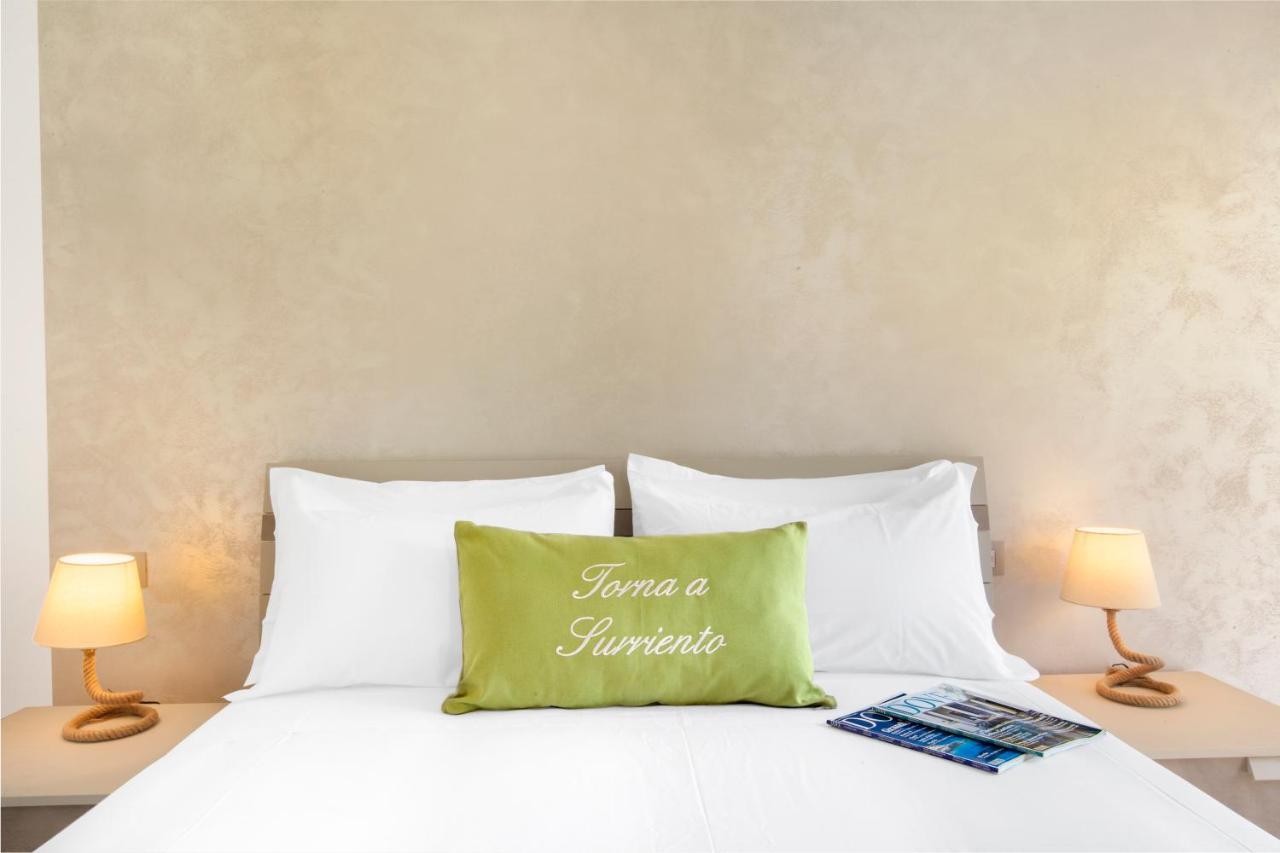 Torna A Surriento Suites Sorrento Exteriör bild