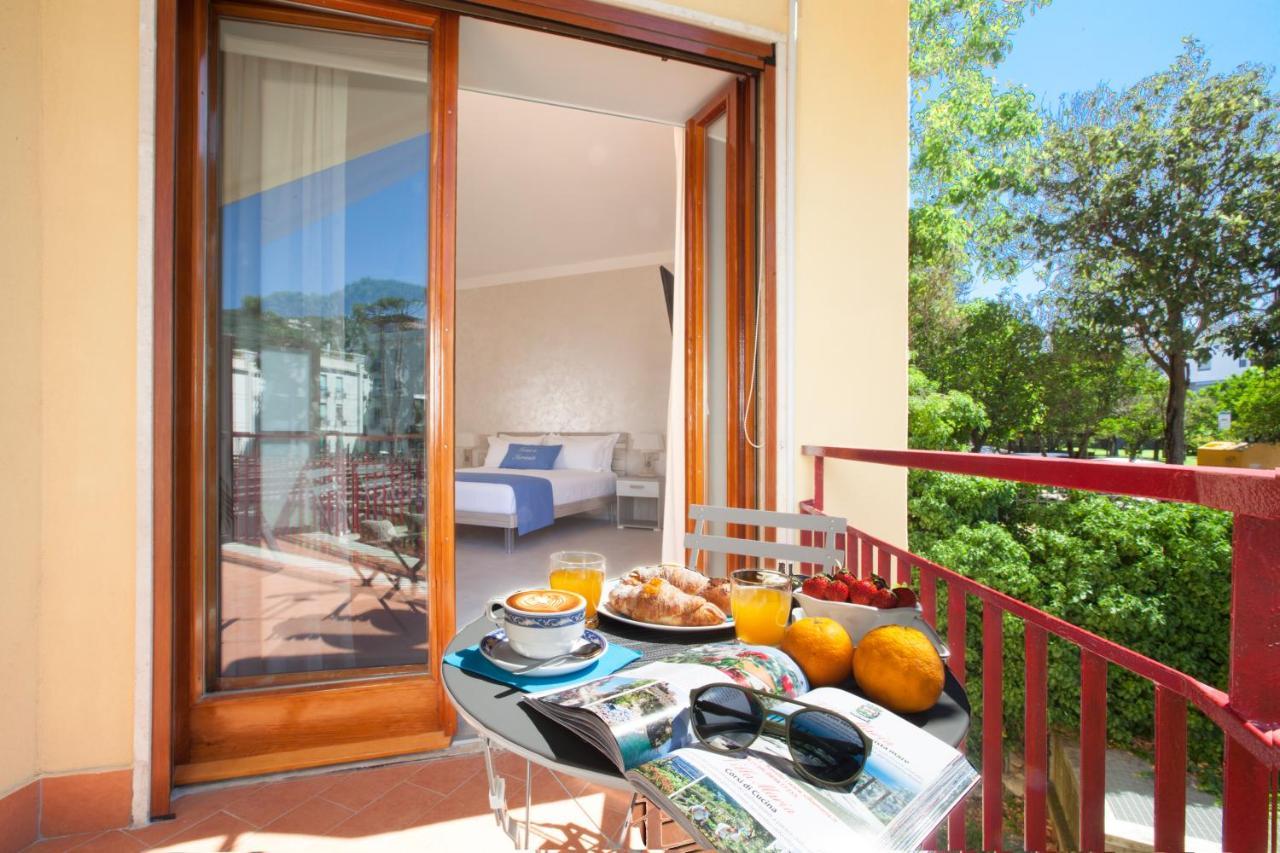 Torna A Surriento Suites Sorrento Exteriör bild
