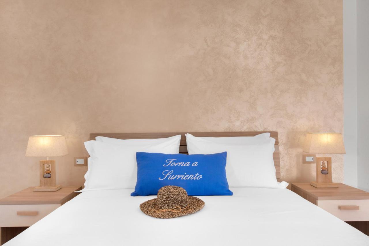 Torna A Surriento Suites Sorrento Exteriör bild